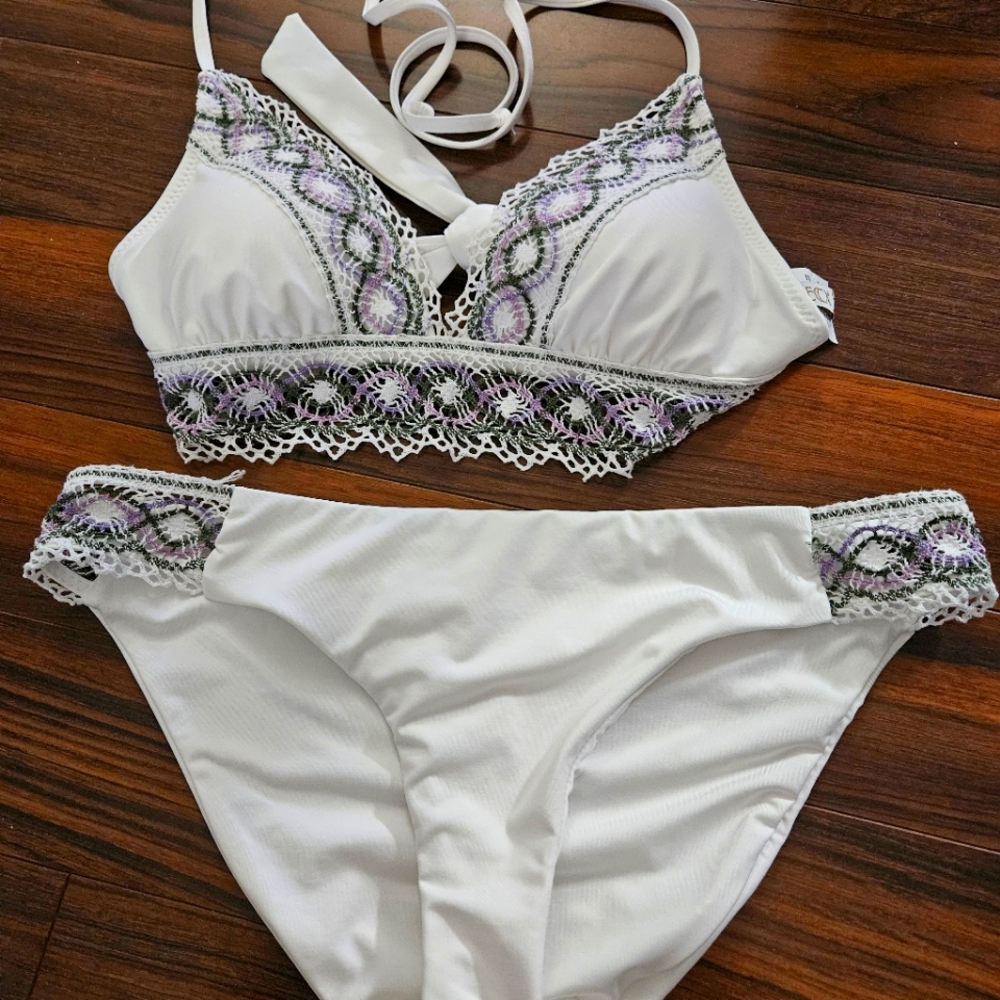 NWOT BECCA size medium two piece halter top swim